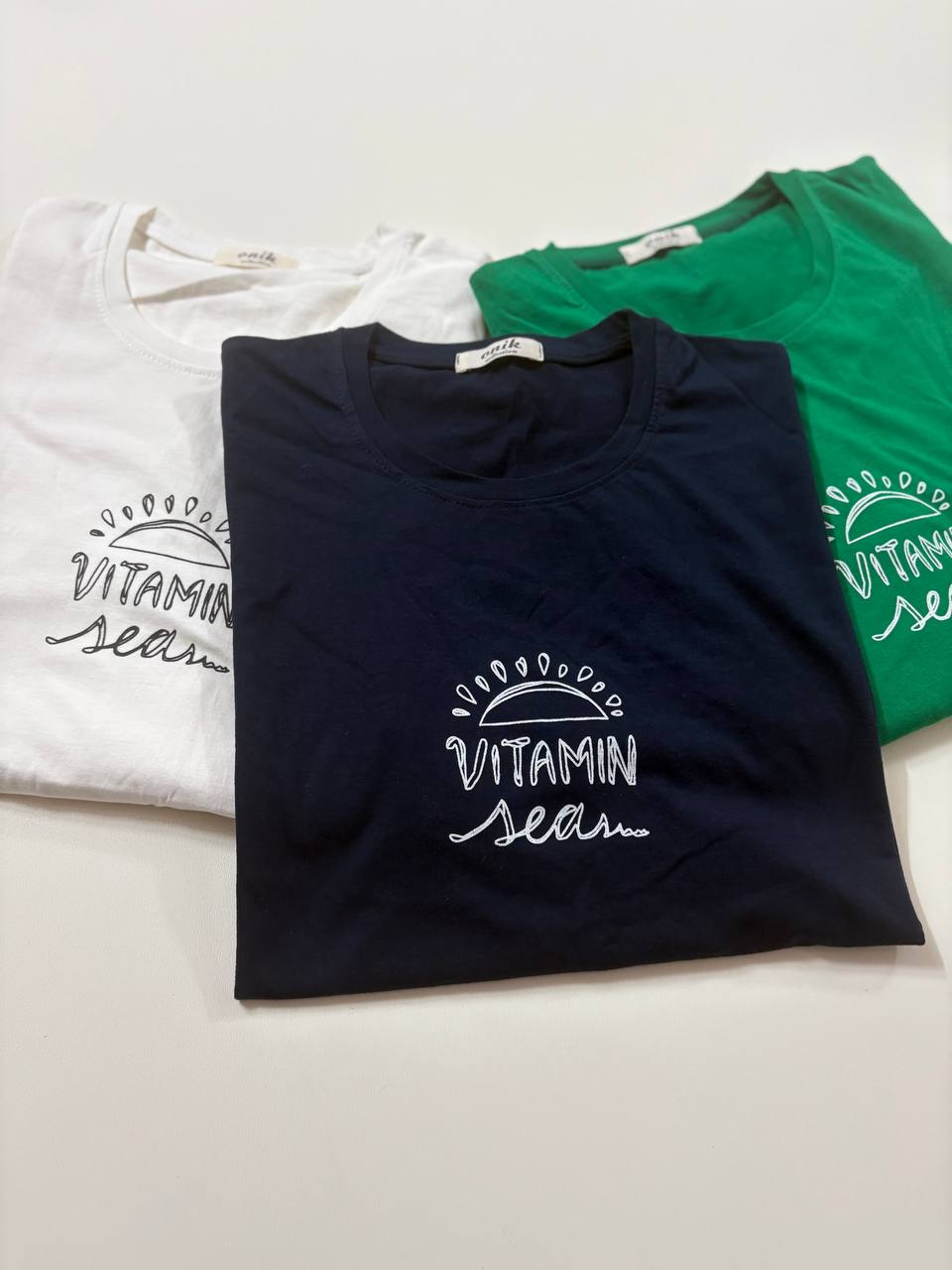 تیشرت اور لانگ یه تیشرت راحت با طراحی متفاوت