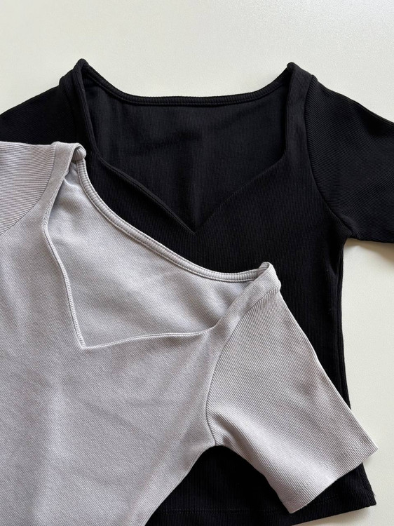 قیمت تیشرت کراپ یقه دلبری انتخاب عالی برای استایل تابستانی