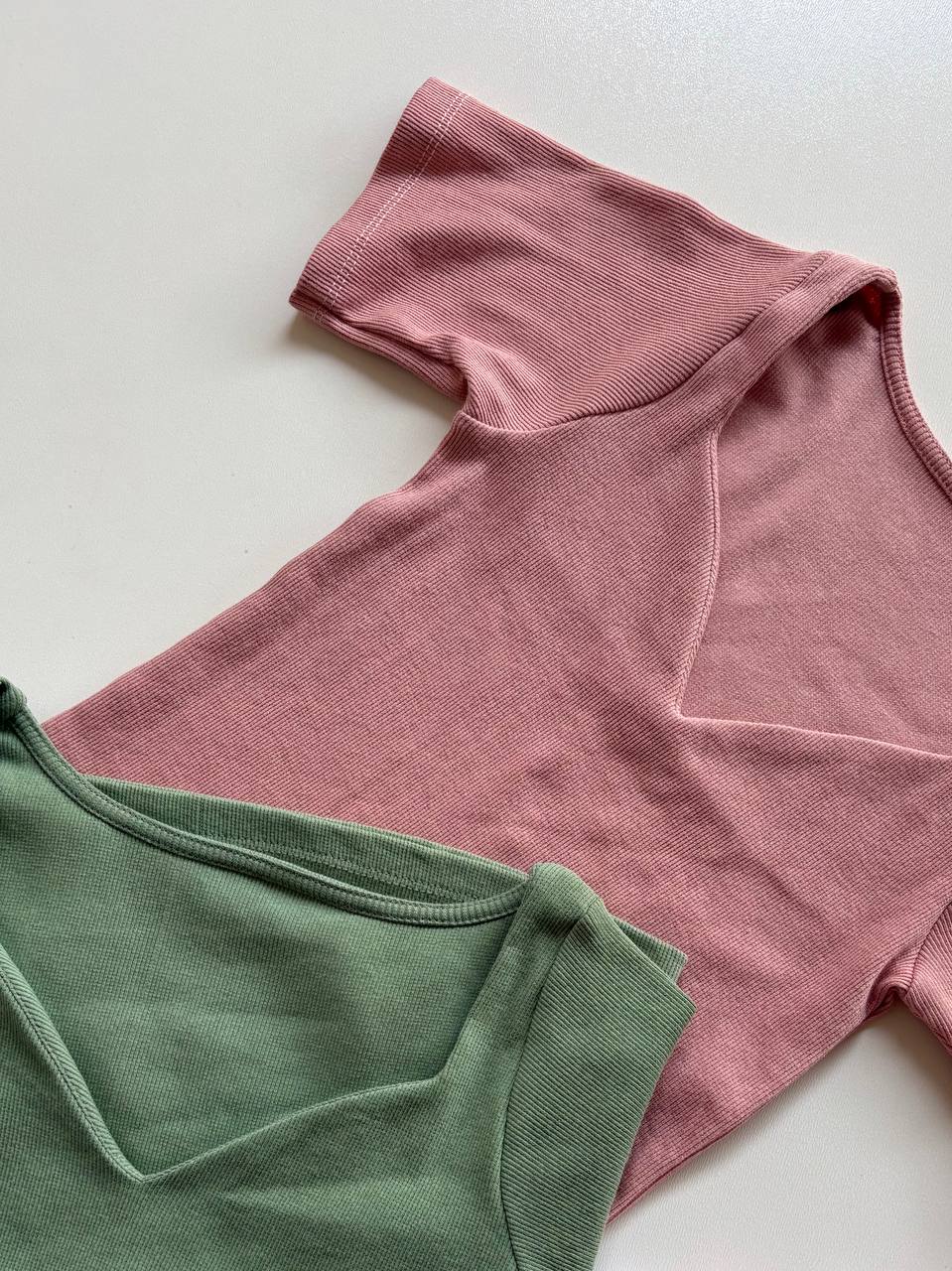 تیشرت کراپ یقه دلبری مدرن و دخترانه