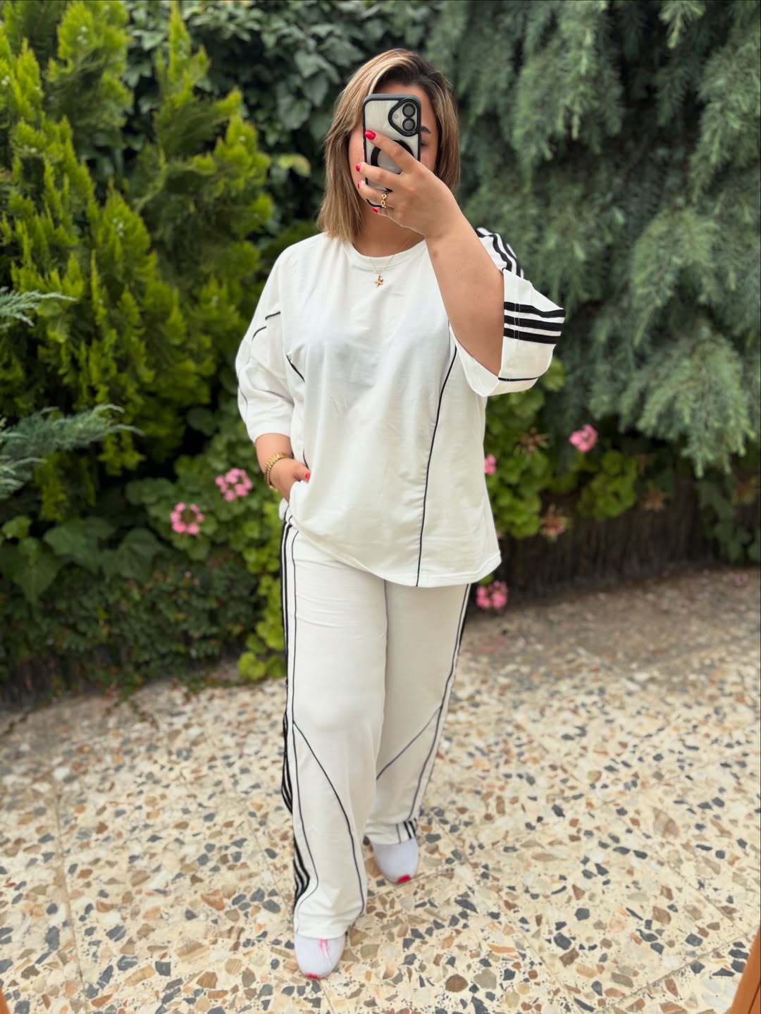 خرید تیشرت و شلوار با طراحی شیک