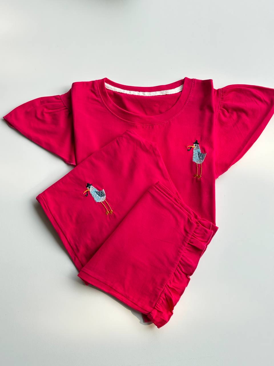 تیشرت و شلوارک زنانه برمودا چین دار گلدوزی شده ست